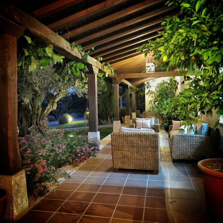 Lalisea Pension Talaveruela Buitenkant foto
